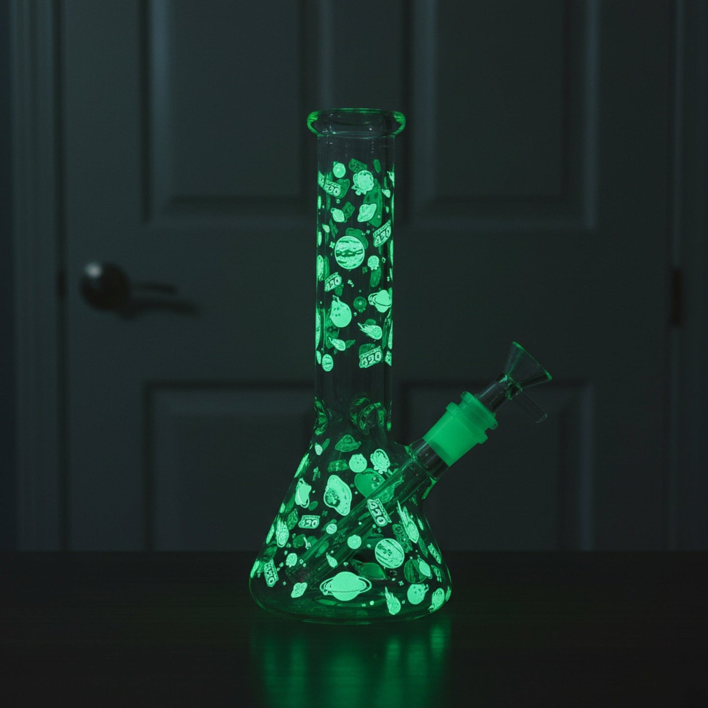 E420 Glow in the Dark Universe Beaker Bong 10in