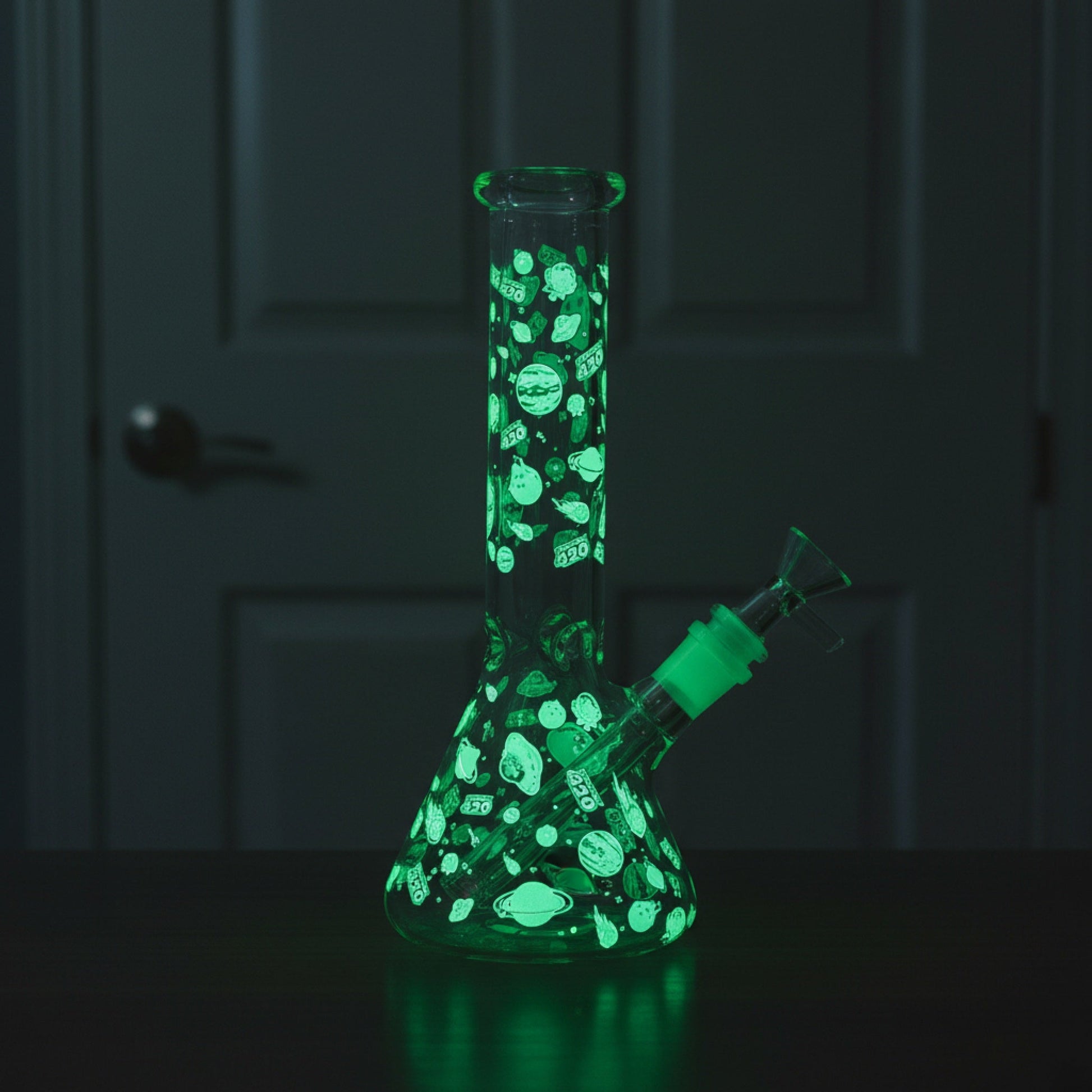 E420 Glow in the Dark Universe Beaker Bong 10in