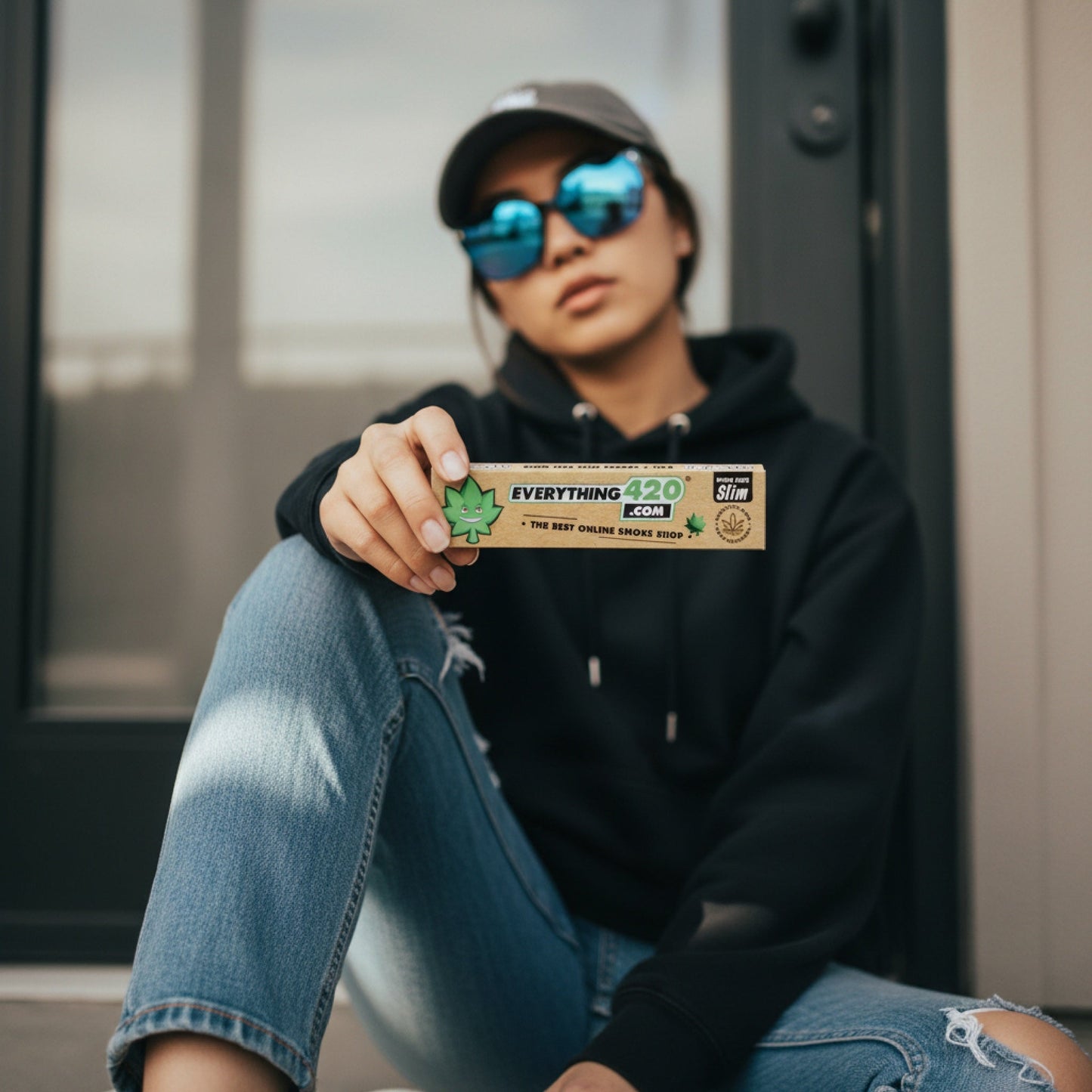 E420 King Size Slim Rolling Papers With Tips 32 Ct