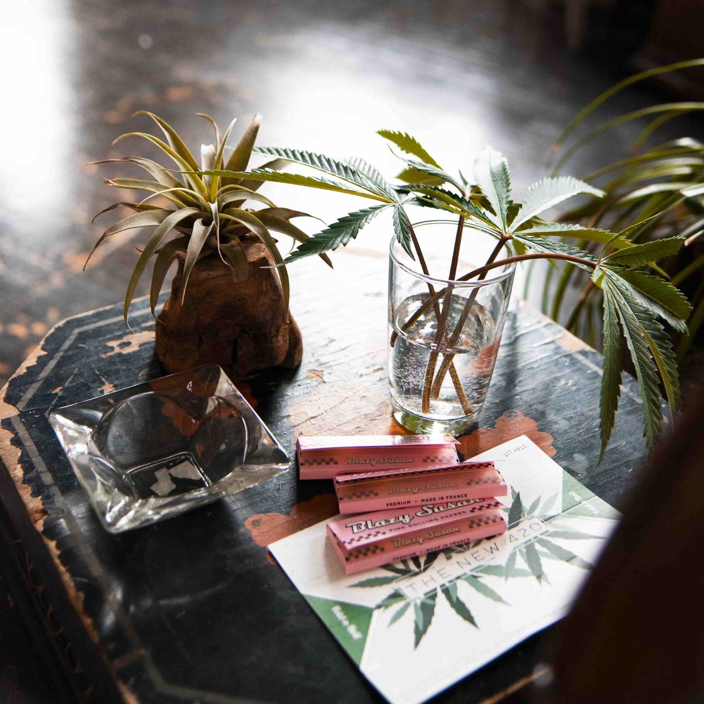 Blazy Susan Pink Rolling Papers 2 Pack 1 1/4 King Size Slim