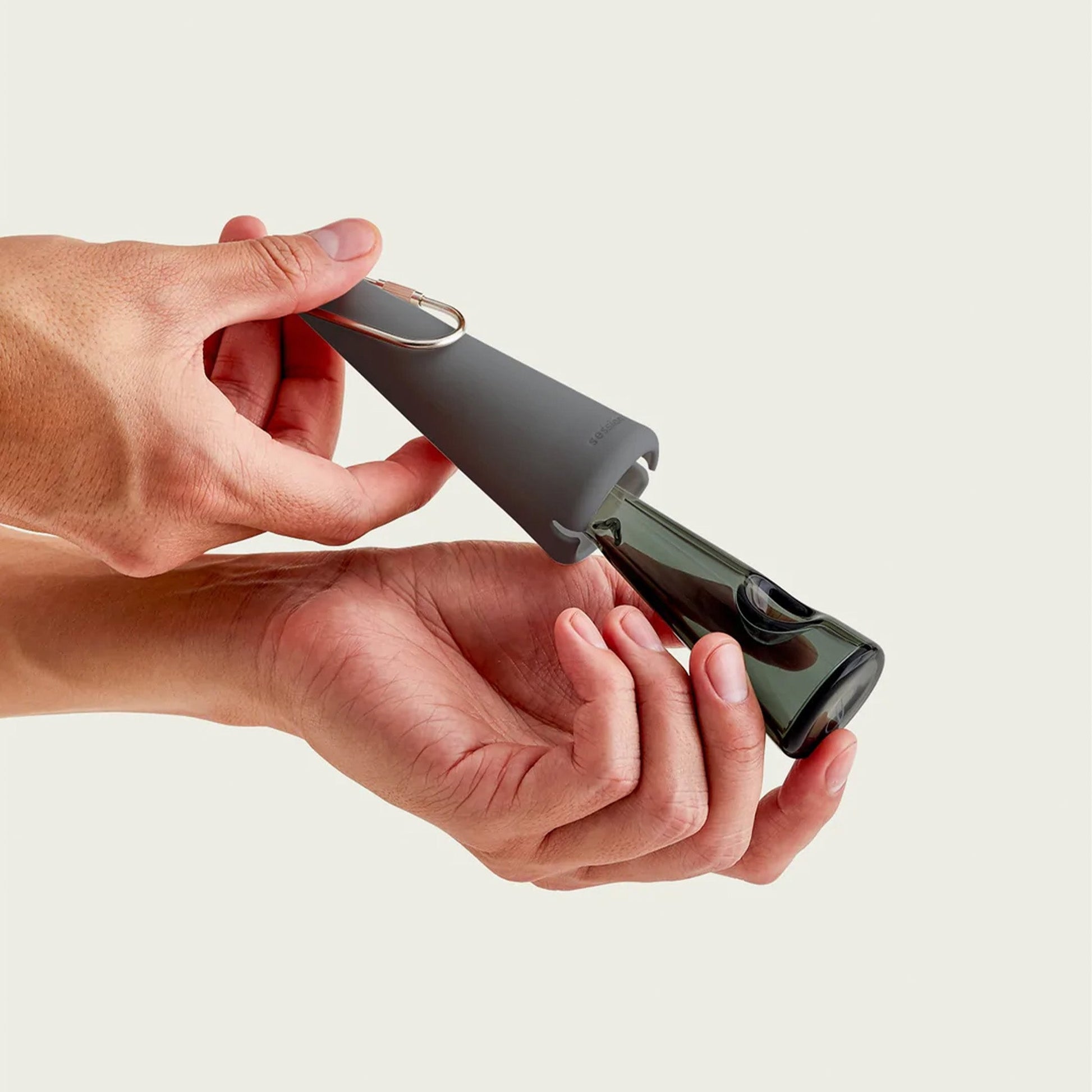 Session Modern Hand Pipe Borosilicate Glass Silicone Case